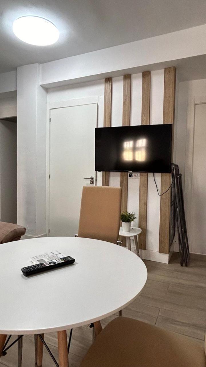 Ostello Piso Compartido Delyrent Acosta Jaén Esterno foto